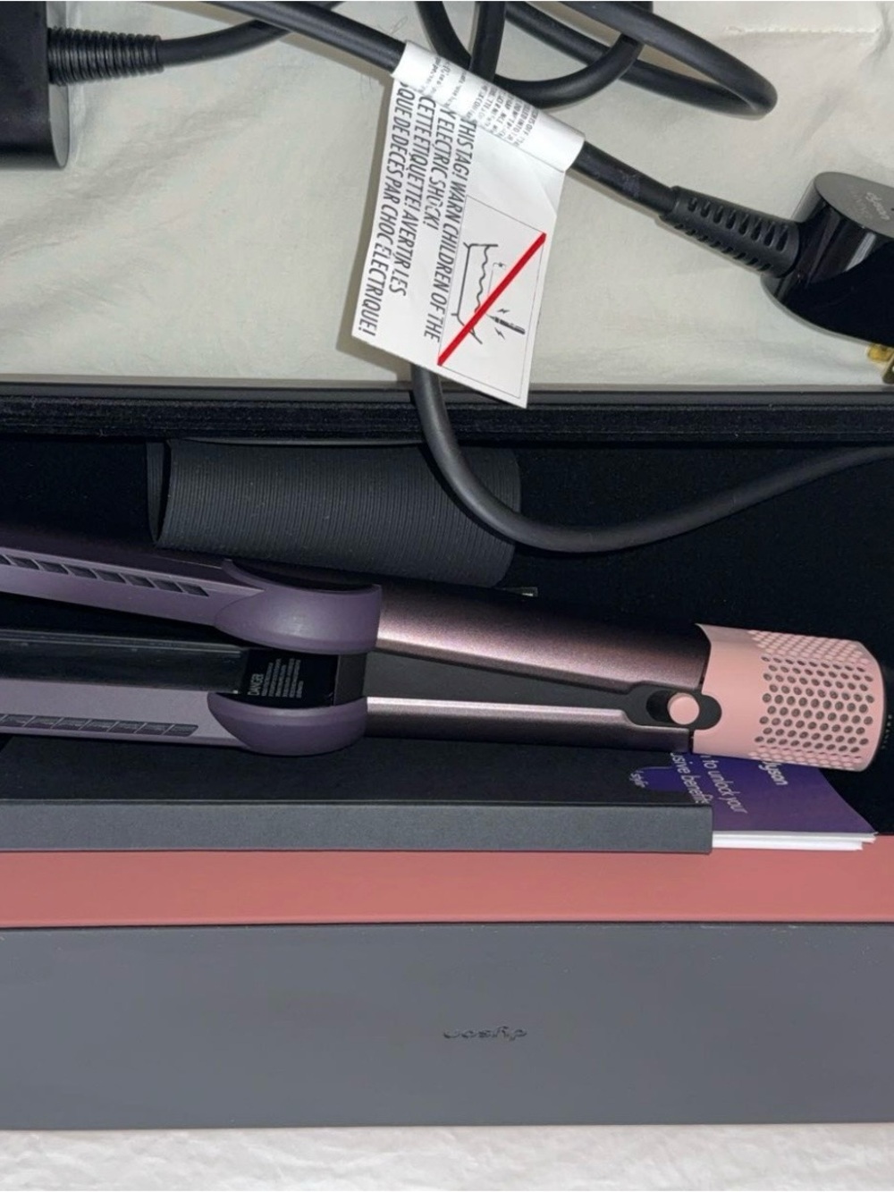 Dyson Airstrait